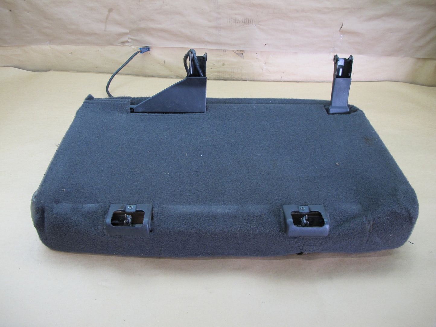 2003-2007 HUMMER H2 REAR LEFT DRIVER SIDE SEAT LOWER CUSHION LEATHER