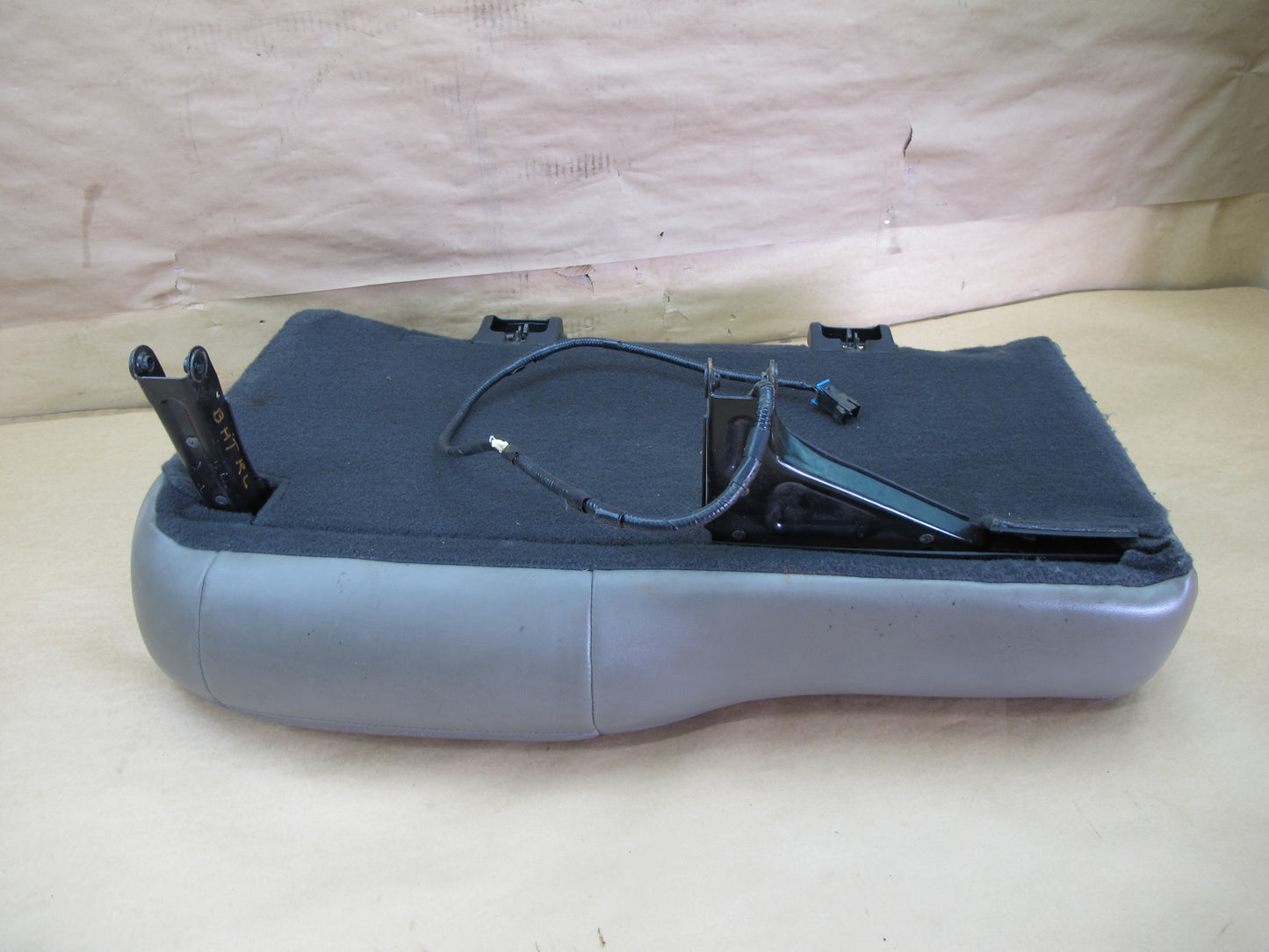 2003-2007 HUMMER H2 REAR LEFT DRIVER SIDE SEAT LOWER CUSHION LEATHER