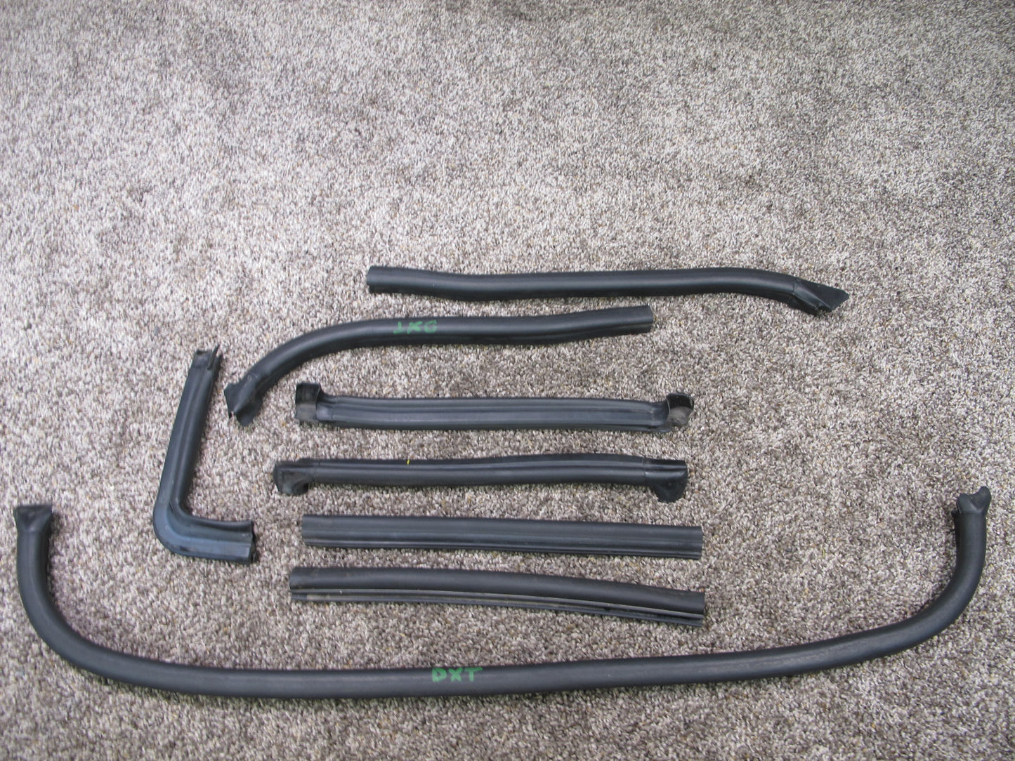 07-10 BMW E83 X3 SET OF 8 UNDER HOOD WEATHERSTRIP RUBBER SEAL OEM