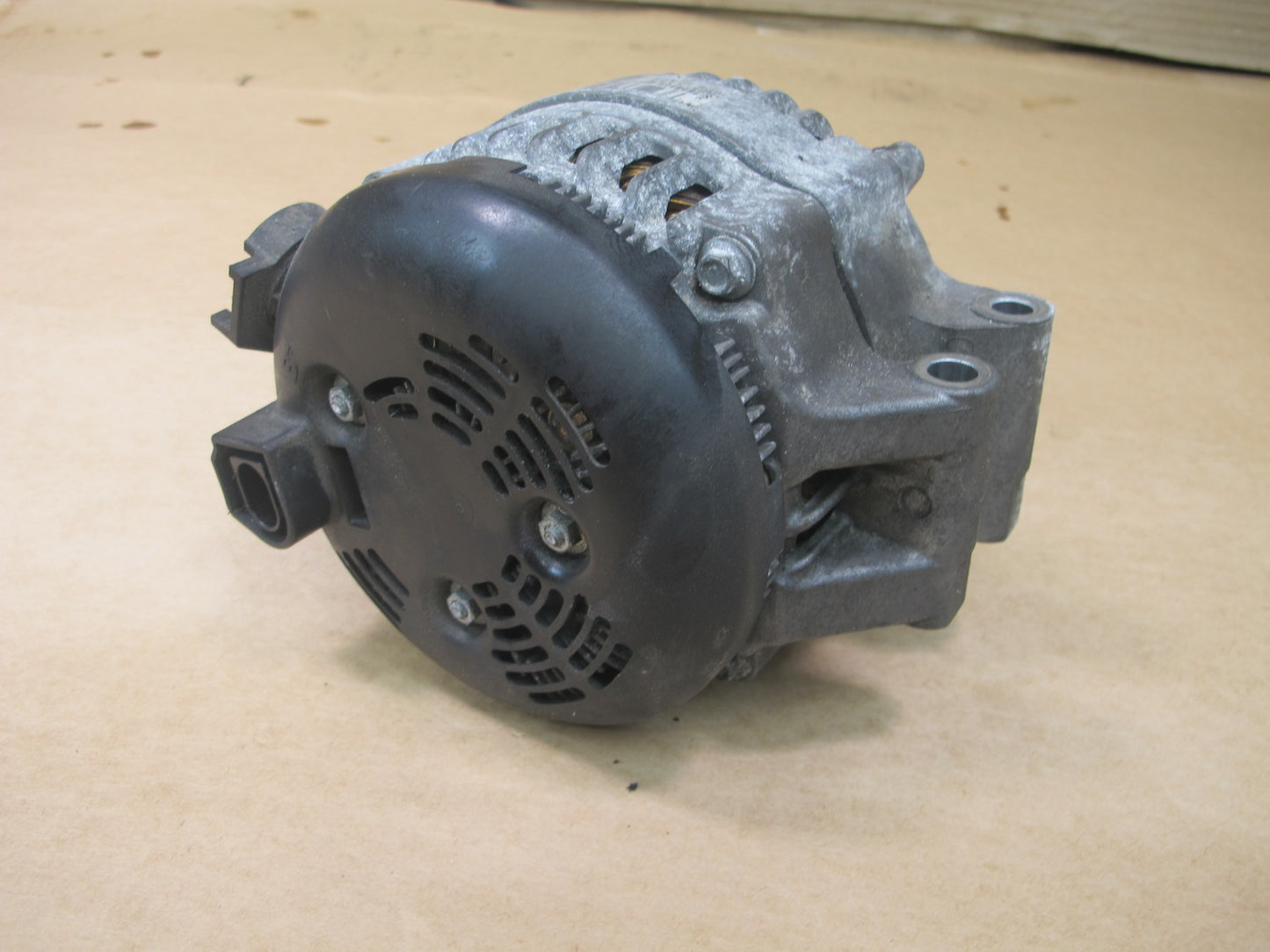 12-18 BMW F30 F10 F25 F32 N55 ENGINE MOTOR ALTERNATOR GENERATOR 215A 7616119