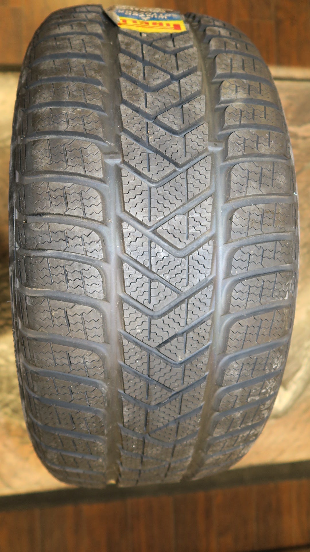 PIRELLI WINTER SOTTOZERO 3 R18 TIRE 245/40 R8XL 97V