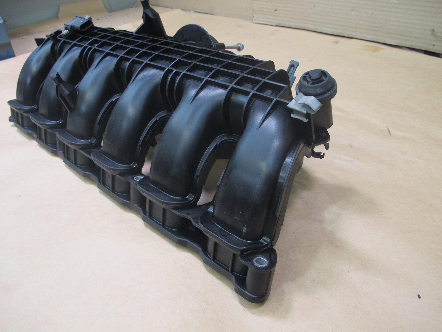 10-15 BMW E90 E91 F30 F31 F32 3.0L N55 ENGINE MOTOR AIR INTAKE MANIFOLD 7576911