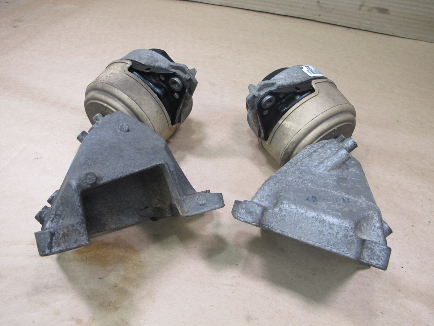 12-15 MERCEDES W166 ML350 SET OF 2 ENGINE LEFT RIGHT MOTOR MOUNT SUPPORT OEM