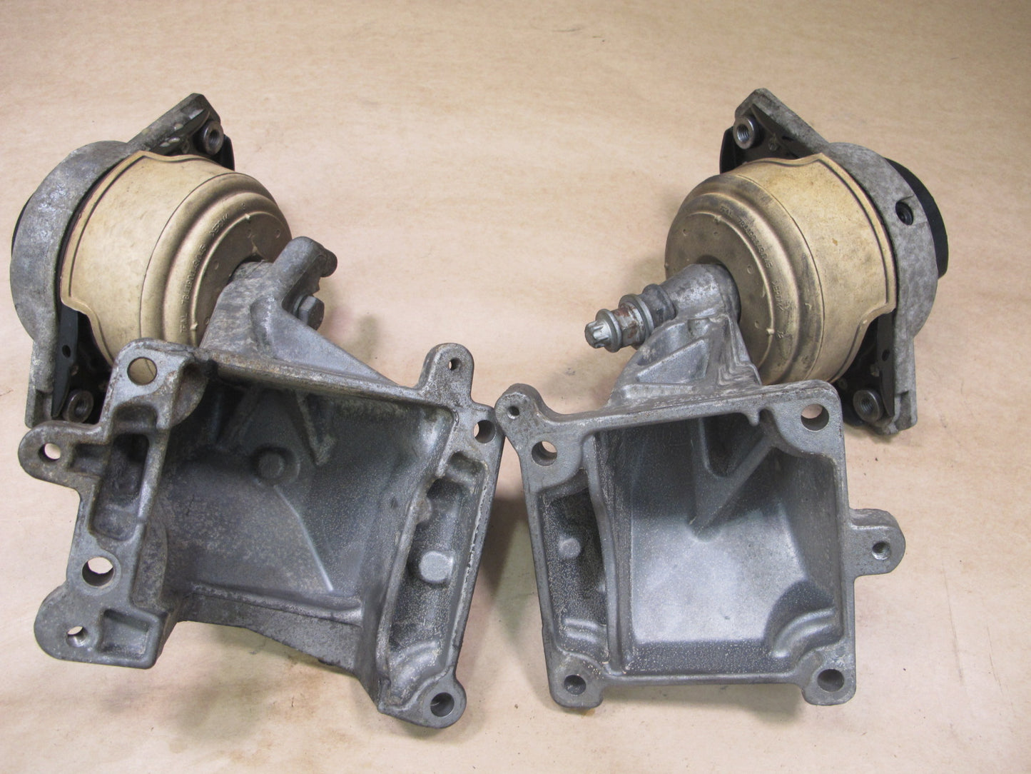 12-15 MERCEDES W166 ML350 SET OF 2 ENGINE LEFT RIGHT MOTOR MOUNT SUPPORT OEM