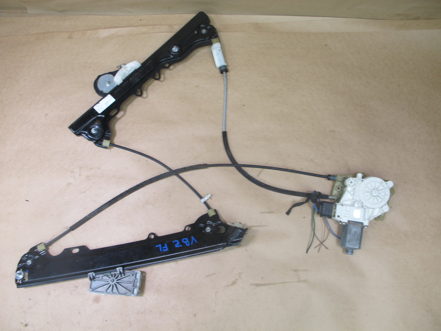 09-16 BMW E89 Z4 LEFT DOOR WINDOW REGULATOR W MOTOR 7192299 OEM