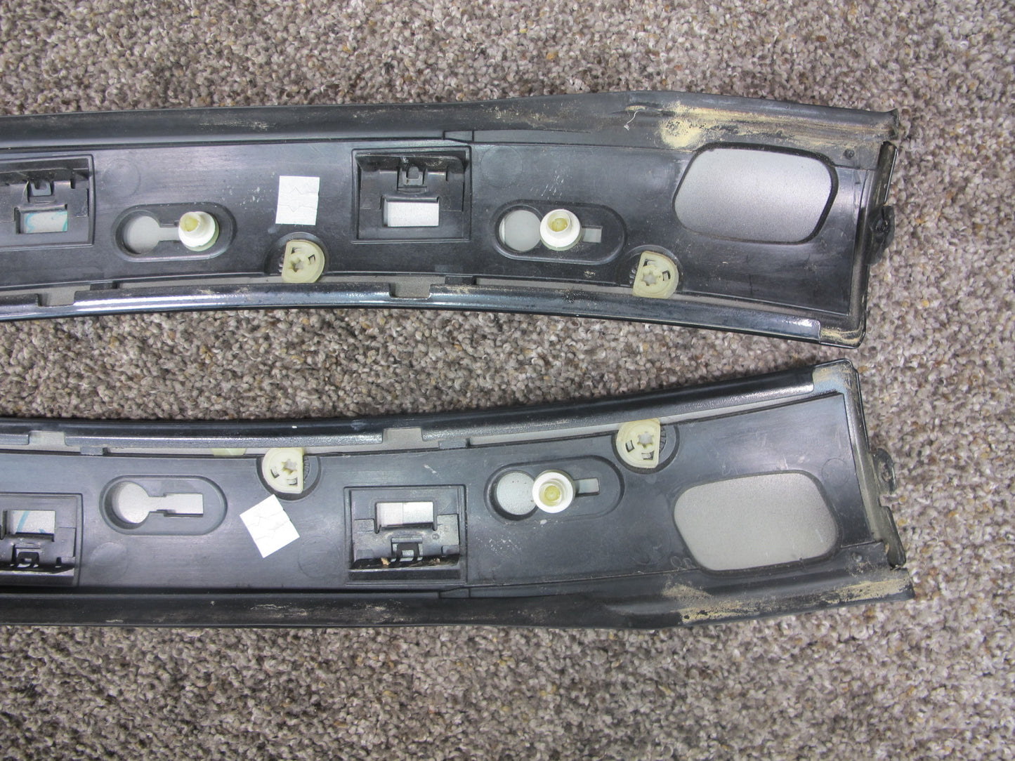 05-11 MERCEDES R171 SET OF 2 FRONT WINDSHIELD EXTERIOR A PILLAR TRIM COVER OEM