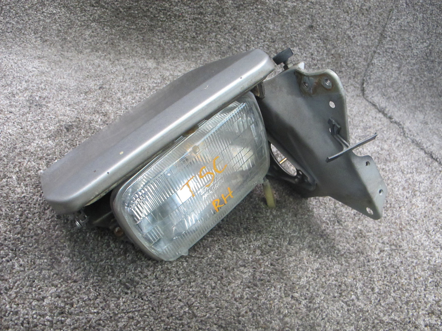 86-88 TOYOTA SUPRA MK3 FRONT RIGHT HEADLIGHT LIGHT LAMP OEM