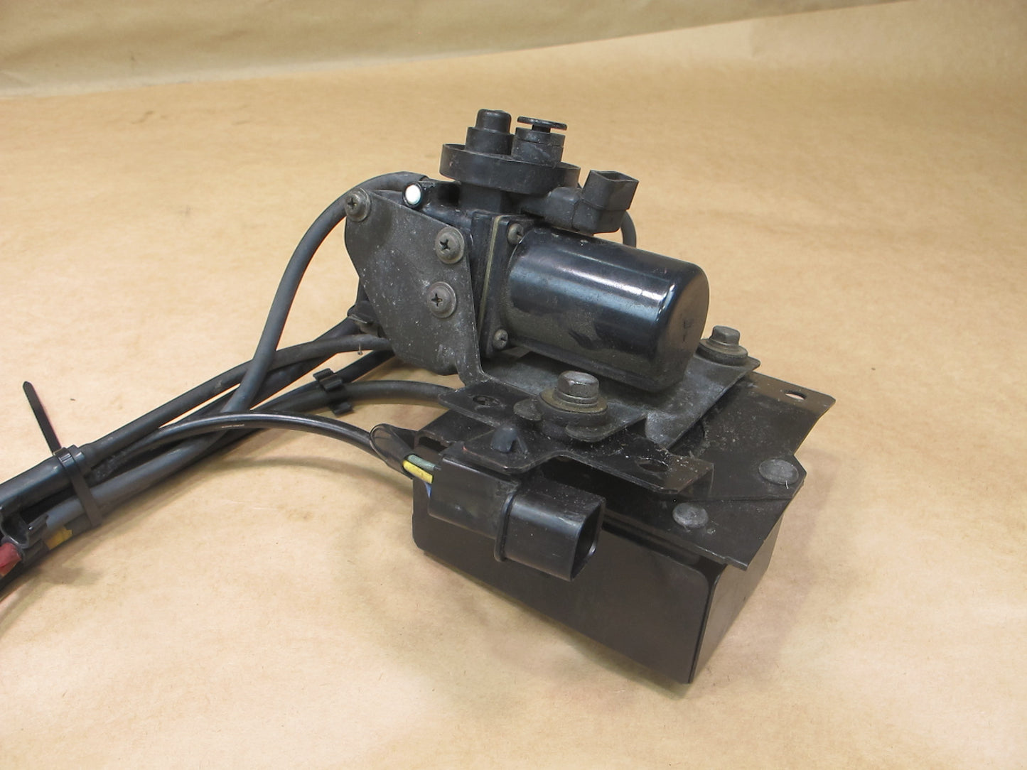 1991-1999 MITSUBISHI 3000GT CRUISE CONTROL ACTUATOR MOTOR ASSEMBLY