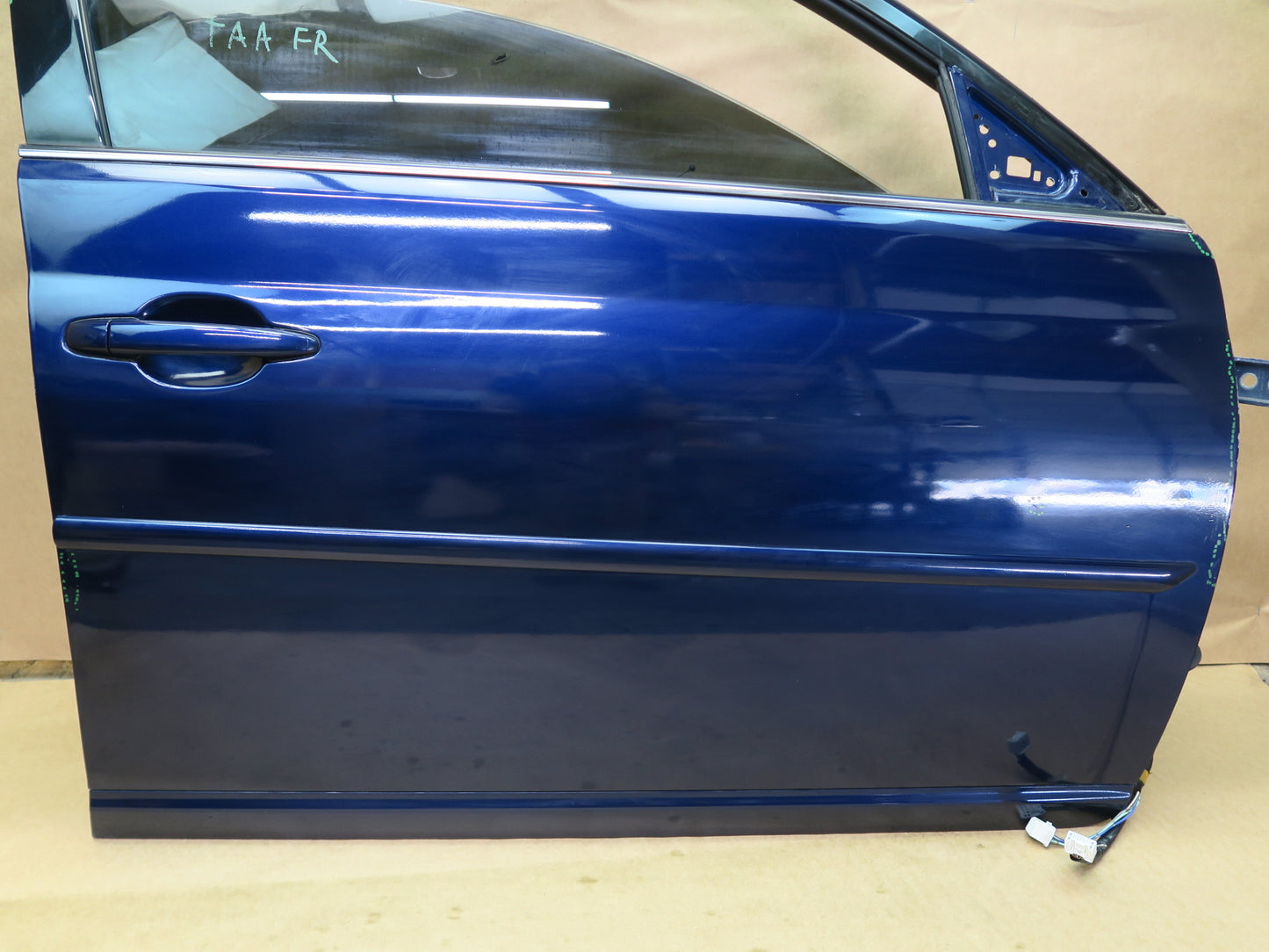 05-12 TOYOTA AVALON FRONT RIGHT PASS SIDE DOOR SHELL W/ GLASS ASSEMBLY BLUE OEM