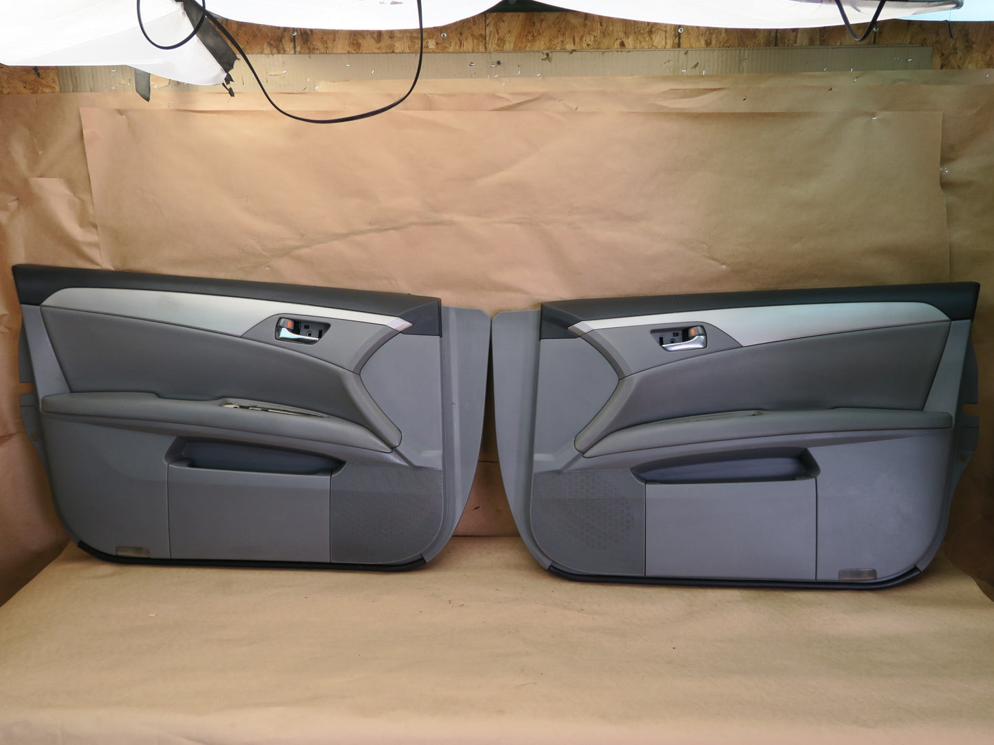 05-08 TOYOTA AVALON FRONT RIGHT & LEFT SIDE DOOR PANEL TRIM COVER GRAY SET OEM