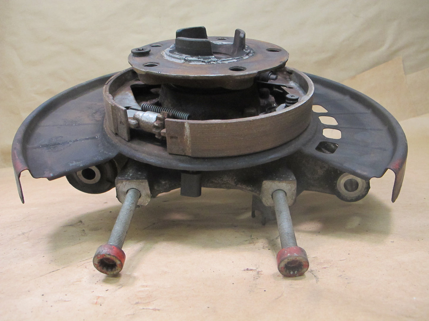 2011-2014 PORSCHE CAYENNE S 958 NON TURBO REAR RIGHT SPINDLE KNUCKLE WHEEL HUB