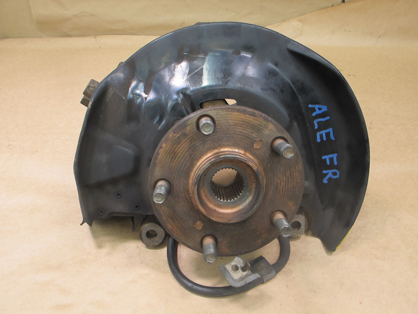 92-96 LEXUS ES300 FRONT RIGHT PASSENGER SIDE SPINDLE KNUCKLE WHEEL HUB OEM