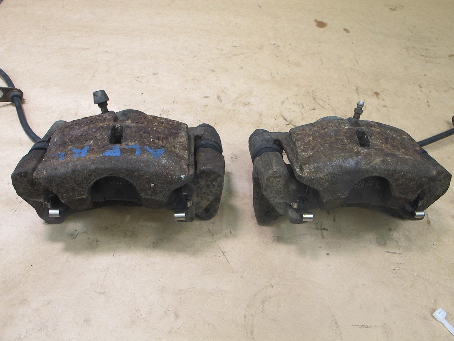 92-96 LEXUS ES300 REAR LEFT & RIGHT SIDE BRAKE CALIPER W/ PAD & ROTOR SET