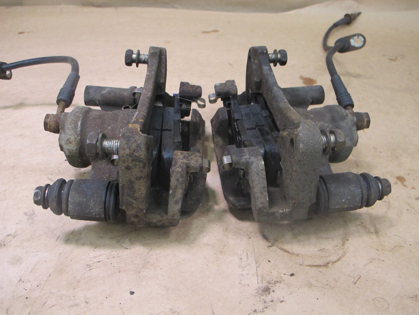 92-96 LEXUS ES300 REAR LEFT & RIGHT SIDE BRAKE CALIPER W/ PAD & ROTOR SET