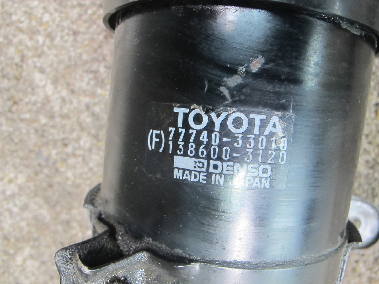 92-93 LEXUS ES300 FUEL VAPOR EVAP CHARCOAL CANISTER 77740-33010 OEM