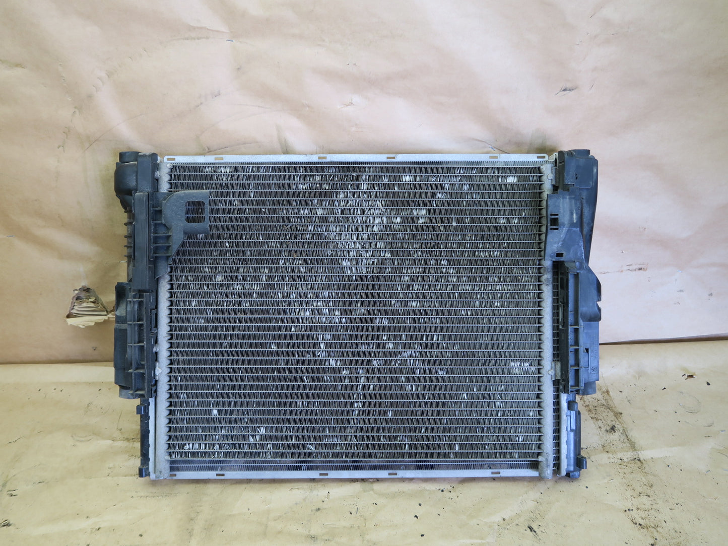 03-08 BMW E85 Z4 M54 A/T ENGINE COOLING RADIATOR A/C CONDENSER ASSY OEM