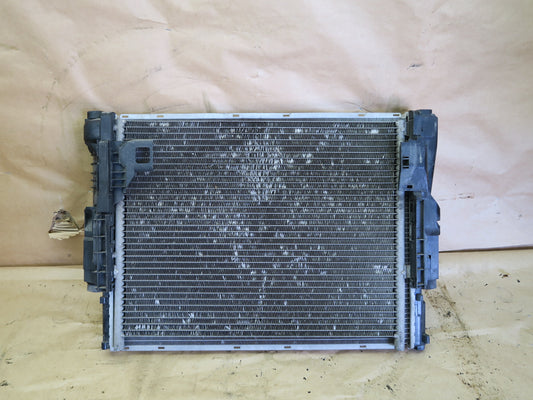 03-08 BMW E85 Z4 M54 A/T ENGINE COOLING RADIATOR A/C CONDENSER ASSY OEM