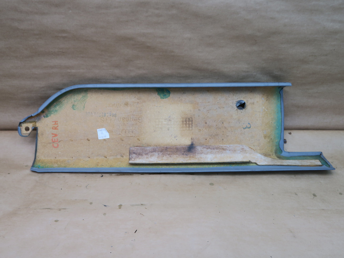 99-03 VW EUROVAN T4 CENTER RIGHT LOWER B PILLAR TRIM COVER PANEL 7D0867038 OEM