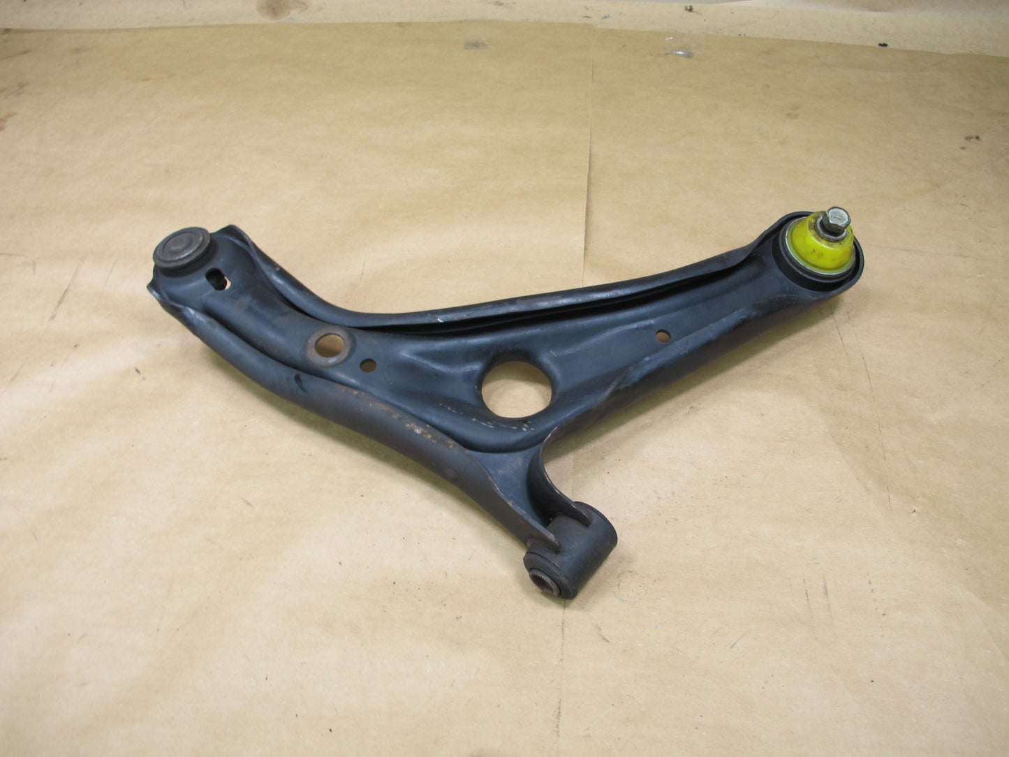 04-06 TOYOTA SCION XB FRONT LEFT DRIVER SIDE LOWER CONTROL ARM OEM
