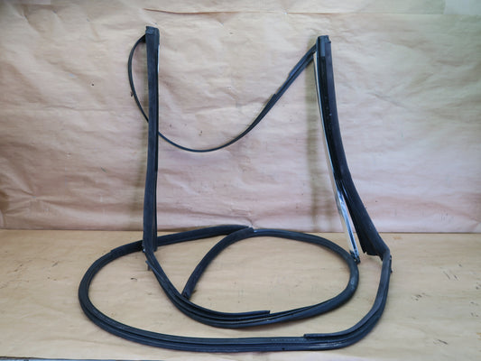 07-13 BMW E93 CONVERTIBLE TOP ROOF WEATHERSTRIP RUBBER SEAL OEM